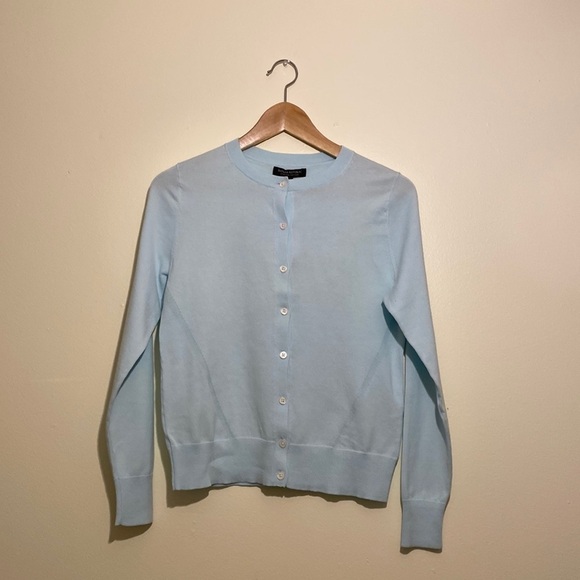 Banana Republic Stretch Cotton light blue button down cardigan. Size Xs. NEW. - Picture 3 of 10